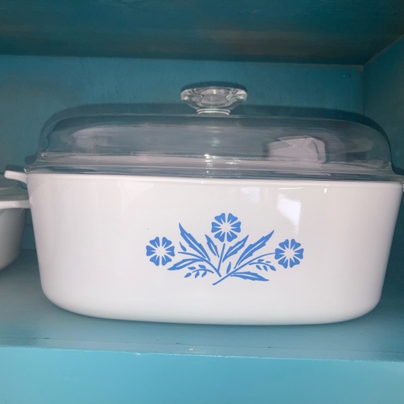 Corning Ware Cornflower Blue 2 piece set with lids! - Picture 2 of 10